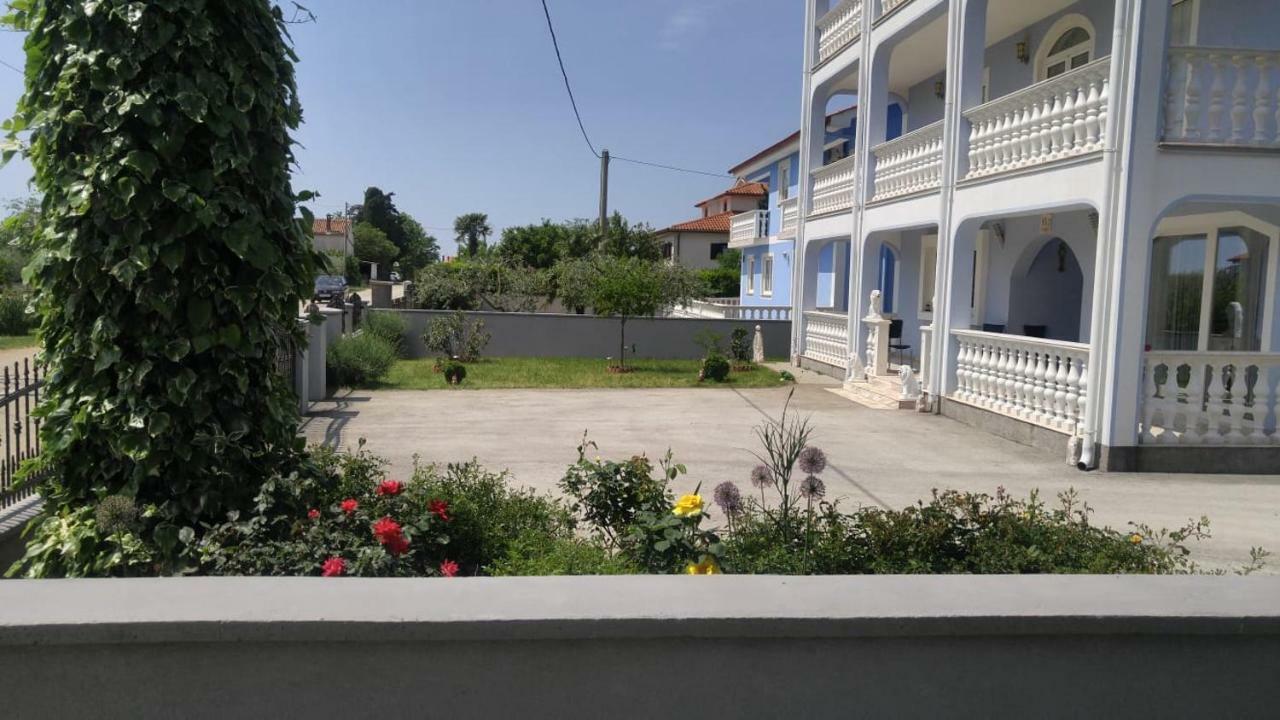 Apartman Janja Porec Exterior photo
