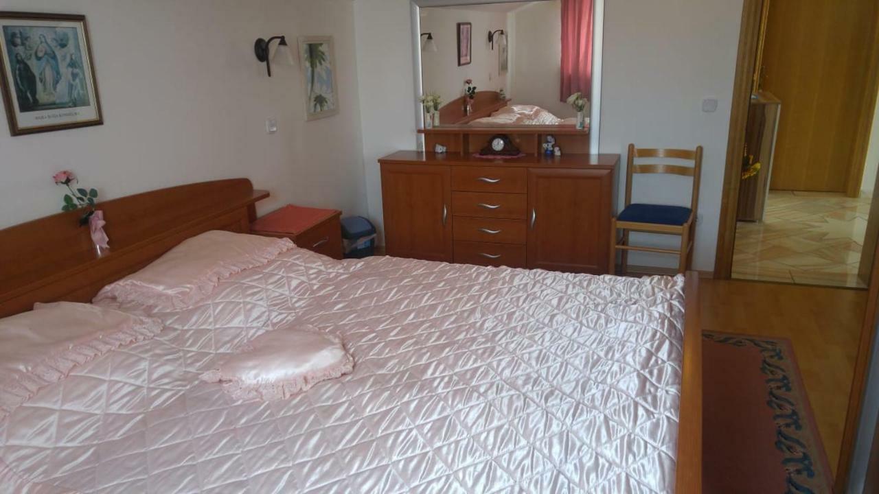 Apartman Janja Porec Exterior photo