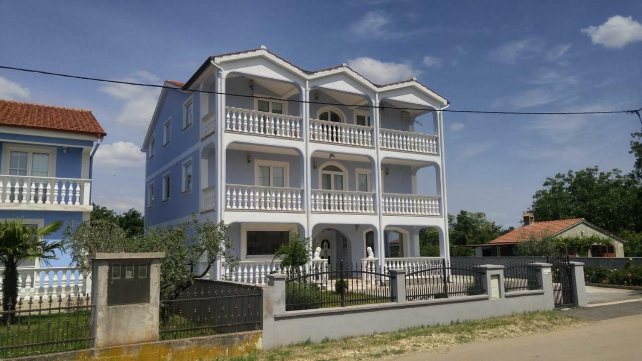 Apartman Janja Porec Exterior photo